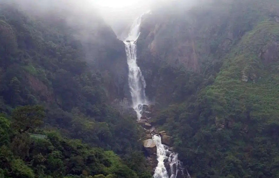 kurundu oya falls